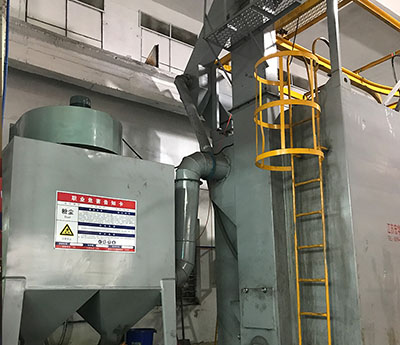 拋丸機(jī)頂部需要安裝離心風(fēng)機(jī)進(jìn)行廢氣回收 拋丸機(jī)頂部需要安裝離心風(fēng)機(jī)進(jìn)行廢氣回收